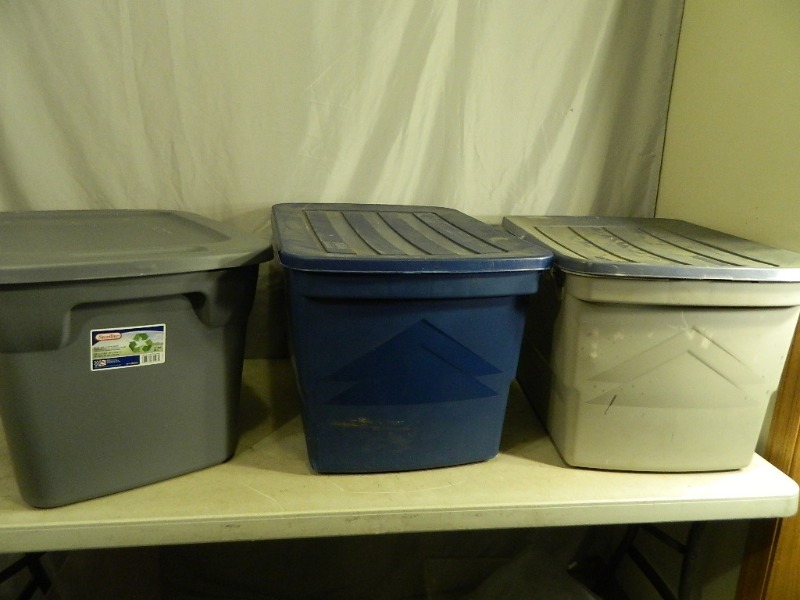lot 148 image: 3 Totes with Lids