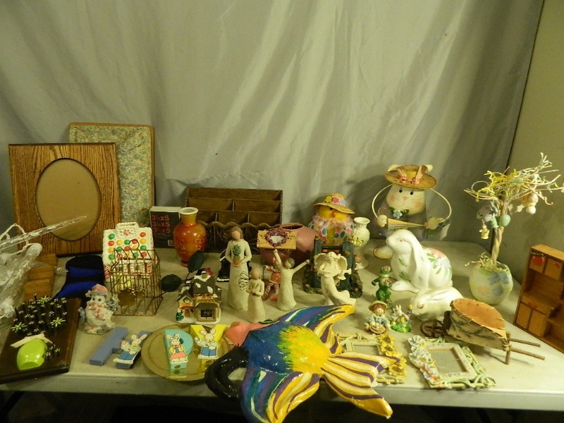 lot 149 image: Willow Tree Figurines, Easter Decor, and More
