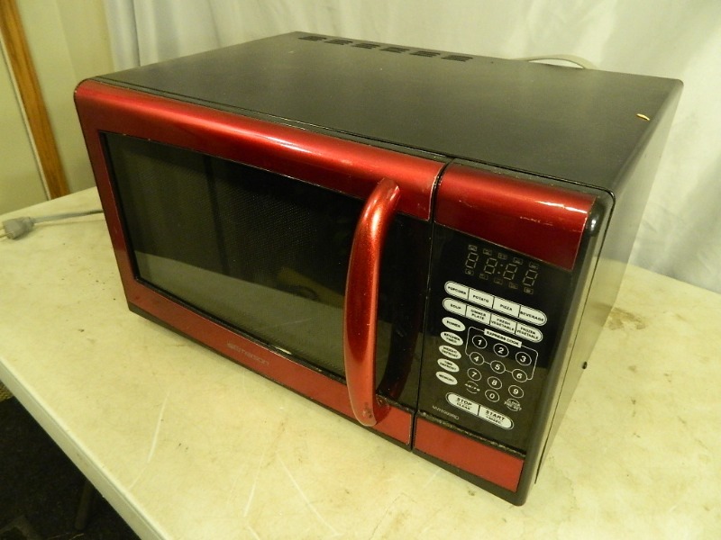 lot 151 image: Emerson Carousel Microwave