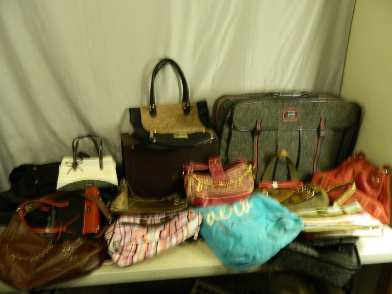 lot 159 image: 3 Pc Luggage Set, Purses, and More