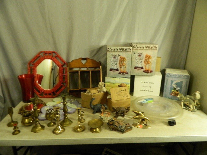 lot 162 image: Figurines, Decor, and More