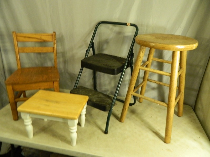 lot 165 image: Stools and Chair