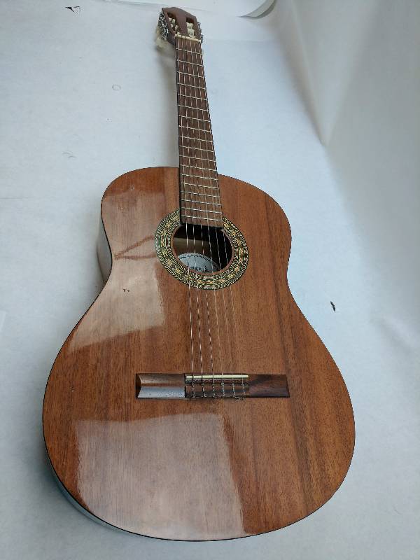 lot 43 image: Samick LC-015GBK Classical Acoustic Guitar