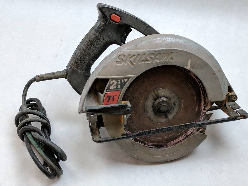 lot 32 image: Skilsaw  Skil Saw 7 14 Circular 5150 2 18 hp 120V AC