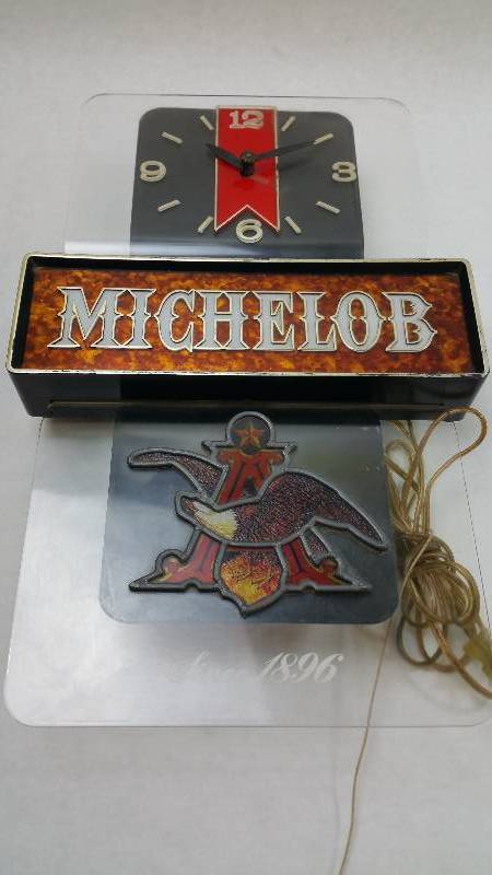 lot 395 image: Vintage Michelob Clock Light-Up Beer Sign & Clock Anheuser-Busch Model 303-416 GOOD WORKING CONDITION