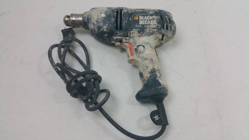 lot 429 image: Black & Decker DR200 38in 4 Amps Corded DrillDriver GOOD WORKING CONDITION