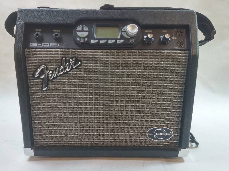 lot 440 image: Fender G-Dec 15 Watt Combo Practice Guitar Amp PR520 with Strap SEE DESCRIPTION