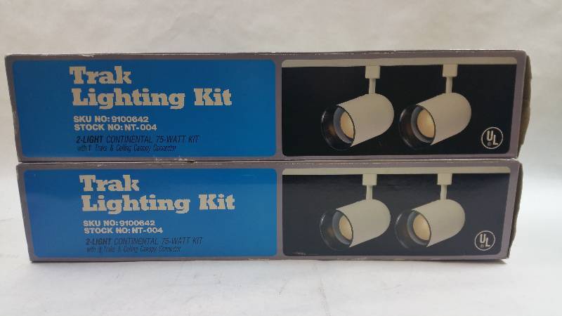 lot 431 image: Lot of 2 Sets of 2-light Continental 75-Watt Trak Lighting Kit NEW