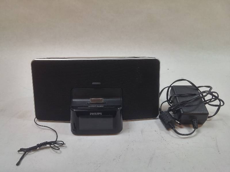 lot 442 image: Philips DC22037 30-Pin iPodiPhone Alarm Clock Speaker Dock with Power Adapter GOOD WORKING CONDITION.