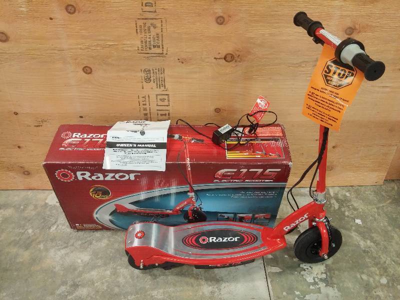 lot 445 image: Razor Electric Scooter E175 Red with box GREAT WORKING CONDITION
