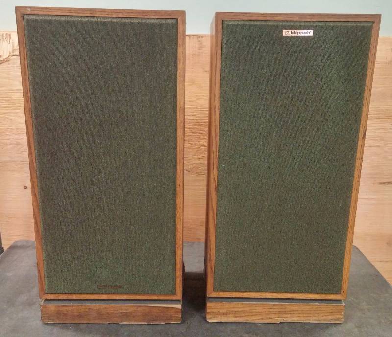 lot 449 image: Vintage 1989 Klipsch Forte Oiled Oak Standing Speaker Set of 2 GOOD WORKING CONDITION.