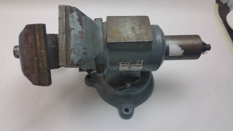 lot 479 image: Olympia Tools 5in Open End Multi Purpose Vise BROKEN SLIDE - SEE DESCRIPTION
