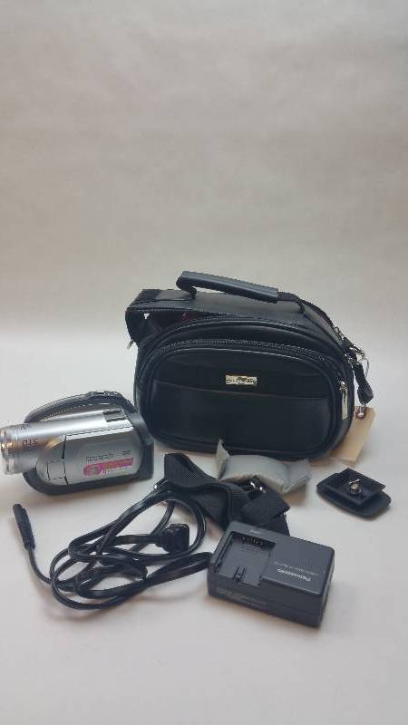 lot 484 image: Panasonic VDR-D210 680 KP Camcorder EXCELLENT WORKING CONDITION