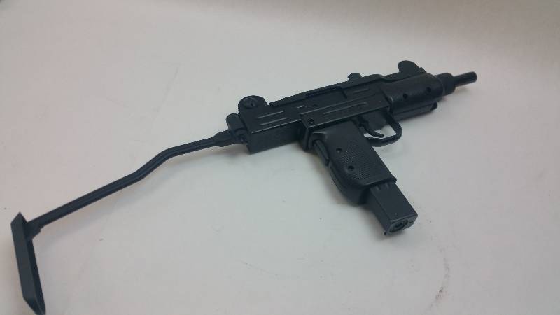 lot 489 image: 177 cal KWC Mini Uzi Semi Auto Co2 Metal BB Gun EXCELLENT WORKING CONDITION