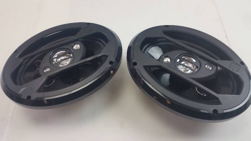 lot 509 image: Pair of Scosche HD6903 6in x 9in 3-WayCar Speakers GOOD WORKING CONDITION