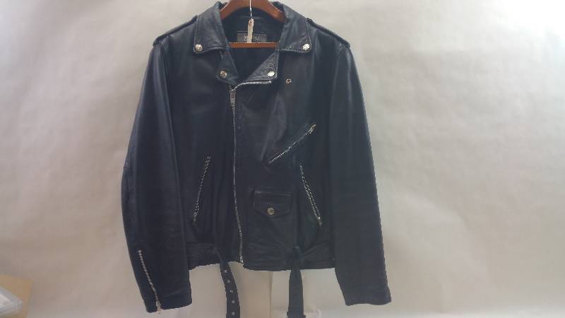 lot 523 image: Wilsons Leather Jacket Large GREAT CONDITION