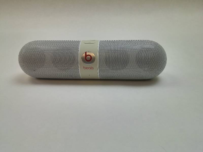 lot 49 image: Beats pill White Edition (See Description)