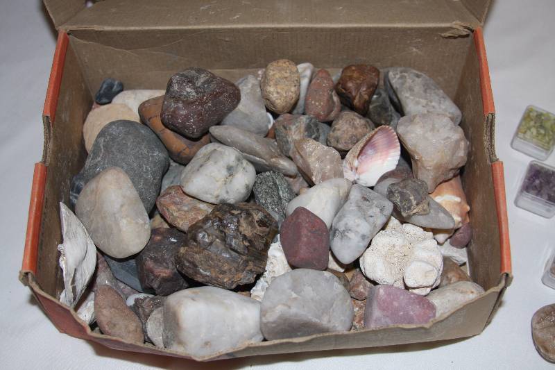 lot 18 image: Rocks