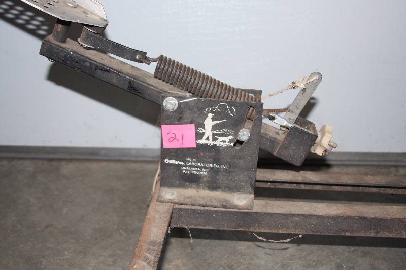 lot 21 image: Outers Clay Pigeon Thrower