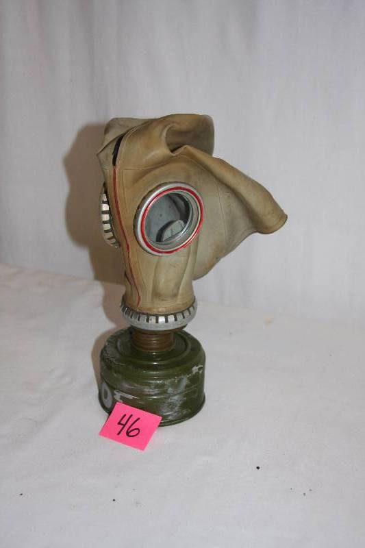 lot 46 image: Military Gas Mask