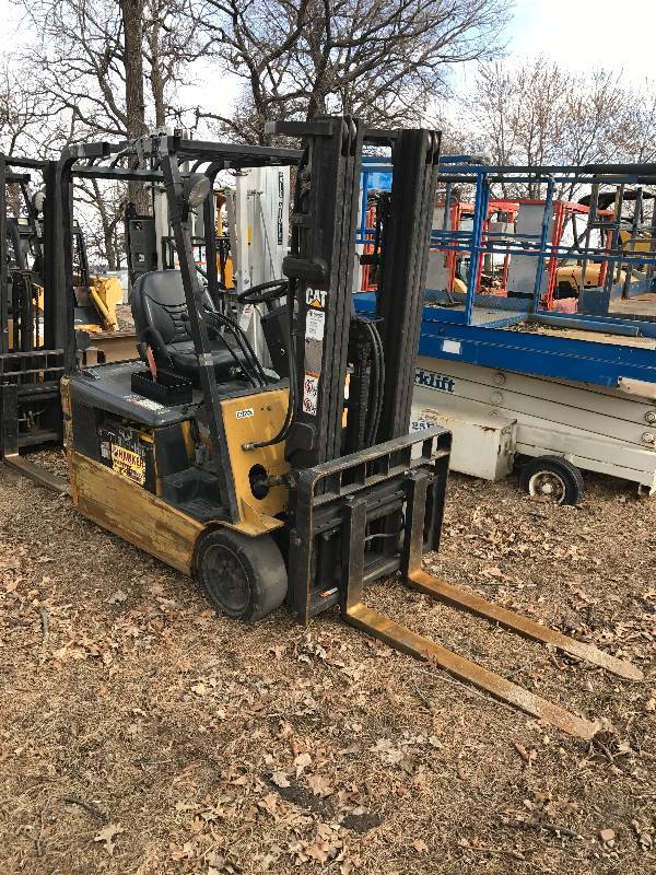 Caterpillar ET3000 Electric Forklift