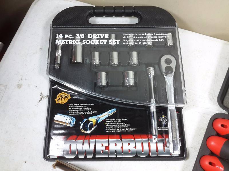 Farm Auto Ranch Grease Gun  14 piece, 38 in Drive, Metric Socket set  Star screw driver set