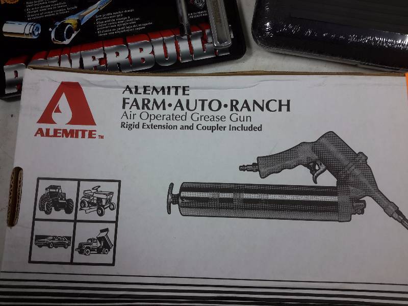 Farm Auto Ranch Grease Gun  14 piece, 38 in Drive, Metric Socket set  Star screw driver set