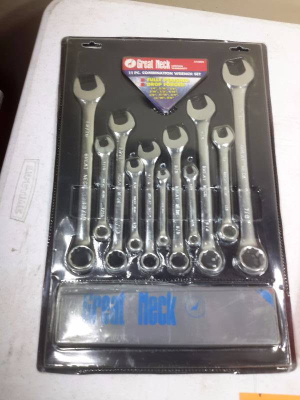 Interchangeable Punch and Chisel, Great Neck Combination Wrench Set, STANDARD.