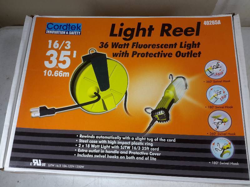163, 35 Ft Retractable light.. Flourescent