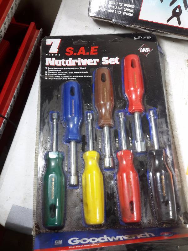 7 Nut driver set 5 piece scraper and remover set 10 piece spring clamp set, Measure pitcher
