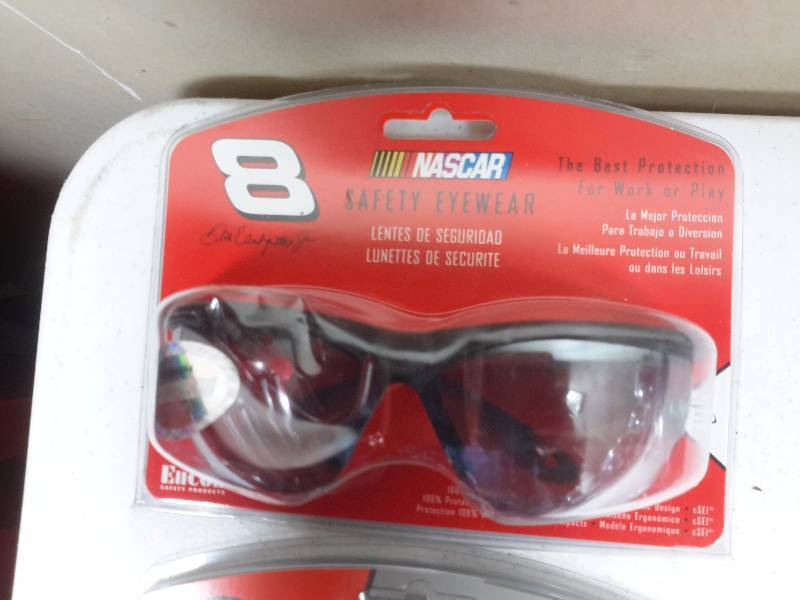 3 Sets of Protective Eye Wear