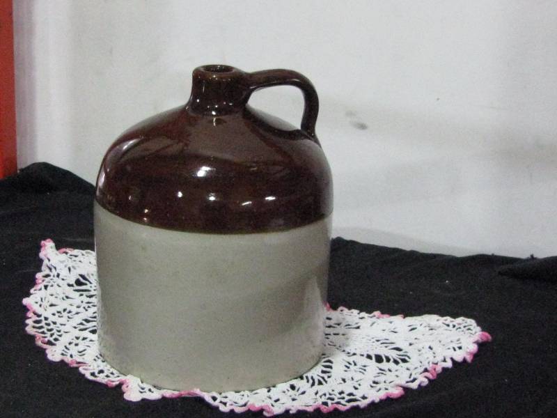 lot 3 image: Red wing Stoneware 2gl Fancy Jug