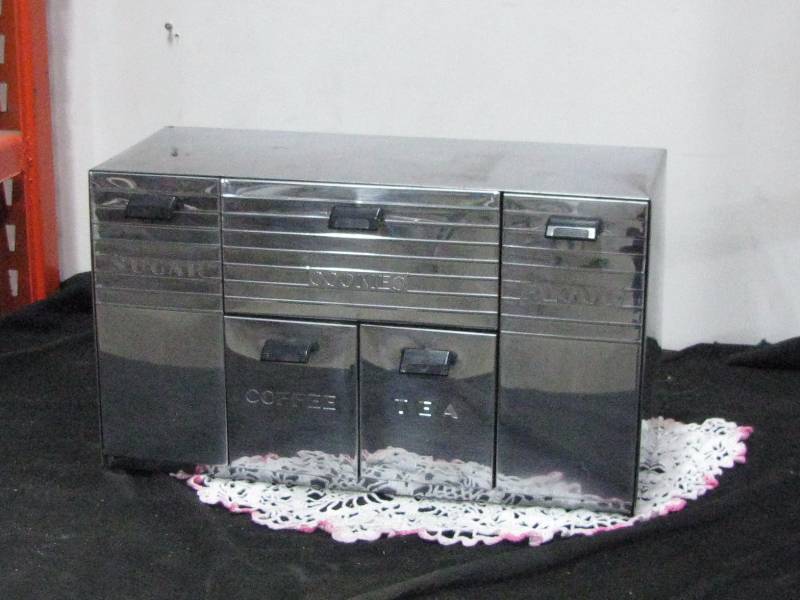 lot 32 image: Metal Canister Set