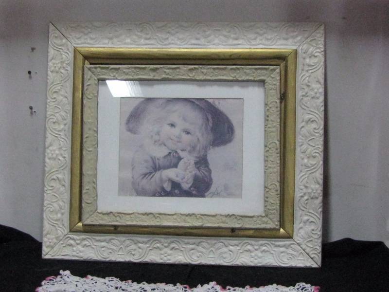 lot 34 image: Wood Wall Mount Magazine Rack