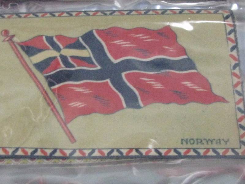 lot 35 image: Felt Cigar Blankets