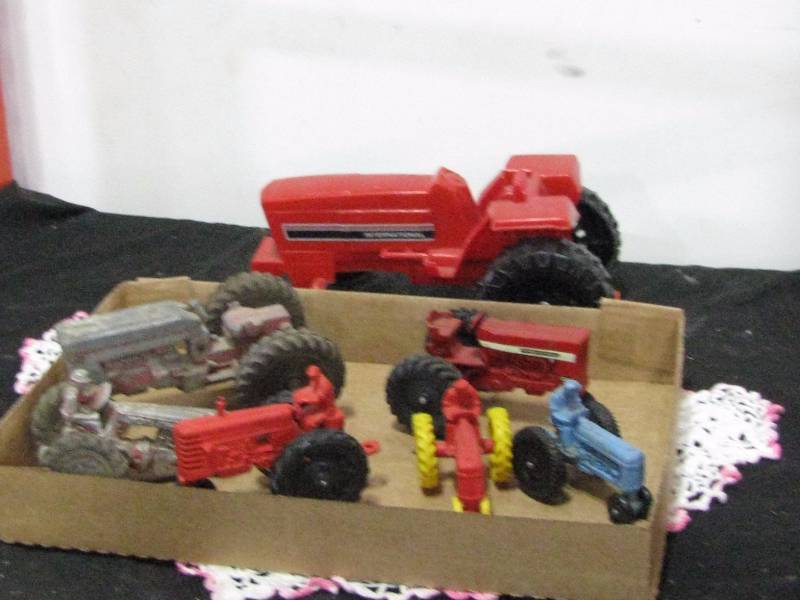 lot 80 image: Toy Tractors