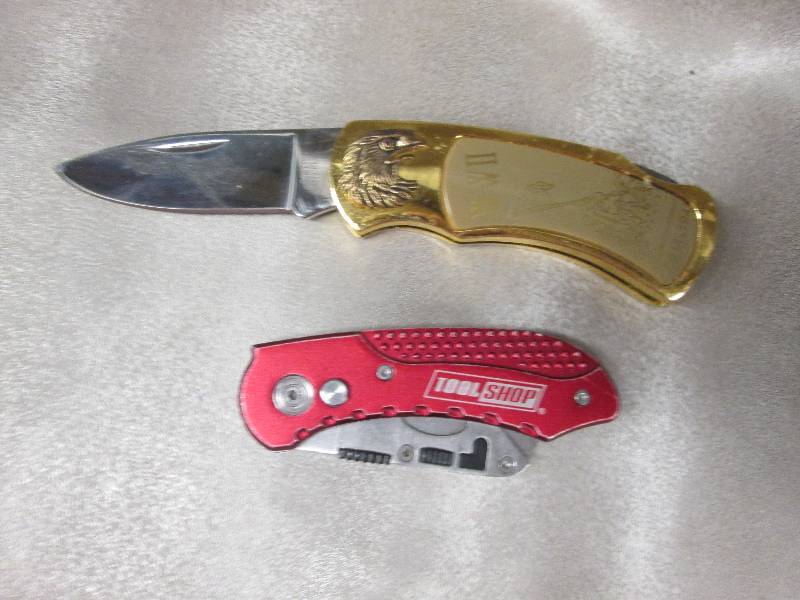 WWII Commemorative Knife with Eagle...