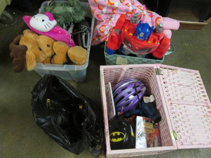 Large Lot of Toys ,Blanket, Plush, ...
