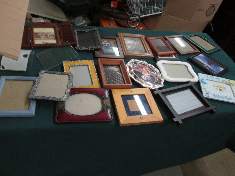 Large Lot of assorted photo frames...