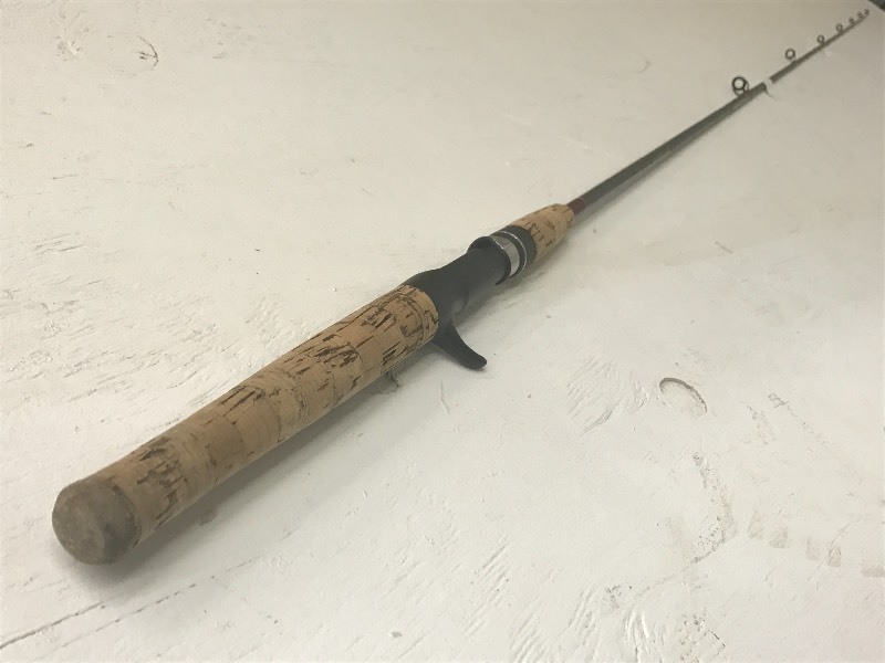 lot 7 image: Quantum 66 Medium Action Casting ...