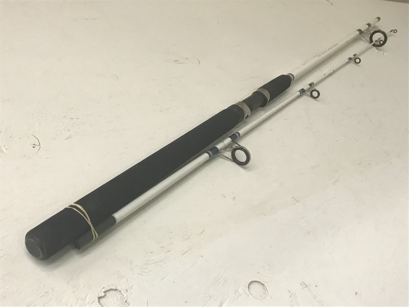 lot 17 image: Okuma Tundra Two-Piece 9ft Heavy Ac...