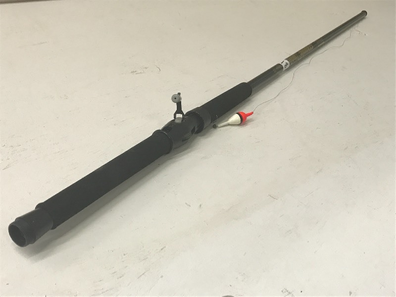 lot 18 image: Shakespeare Crappie Rod 13ft Telesc...