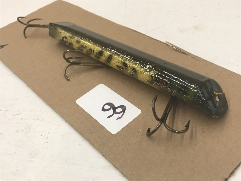 lot 66 image: 9 Unmarked Muskie Lure ...