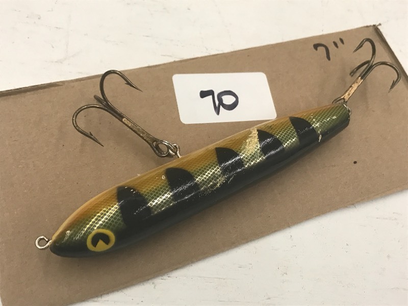 lot 70 image: 7 Unmarked Muskie Lure ...
