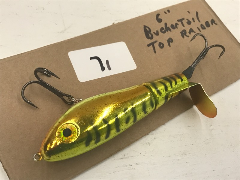 lot 71 image: 6 Buchertail Top Raider Muskie Lur...