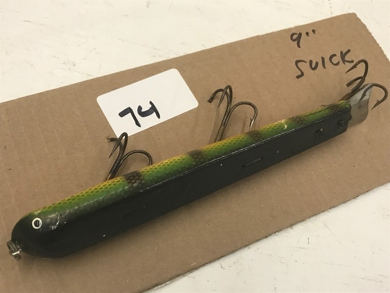 lot 74 image: 9 Suick Muskie Lure ...