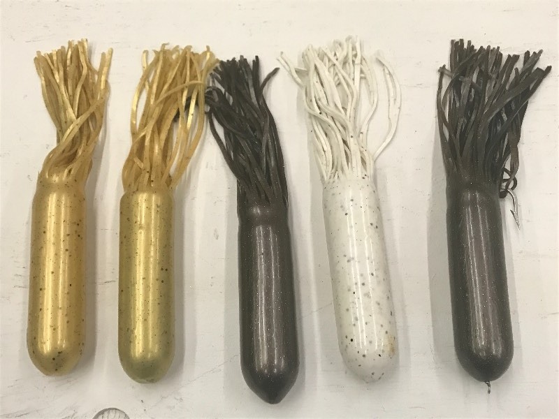 lot 77 image: Bag Of (5) Muskie Soft Baits ...