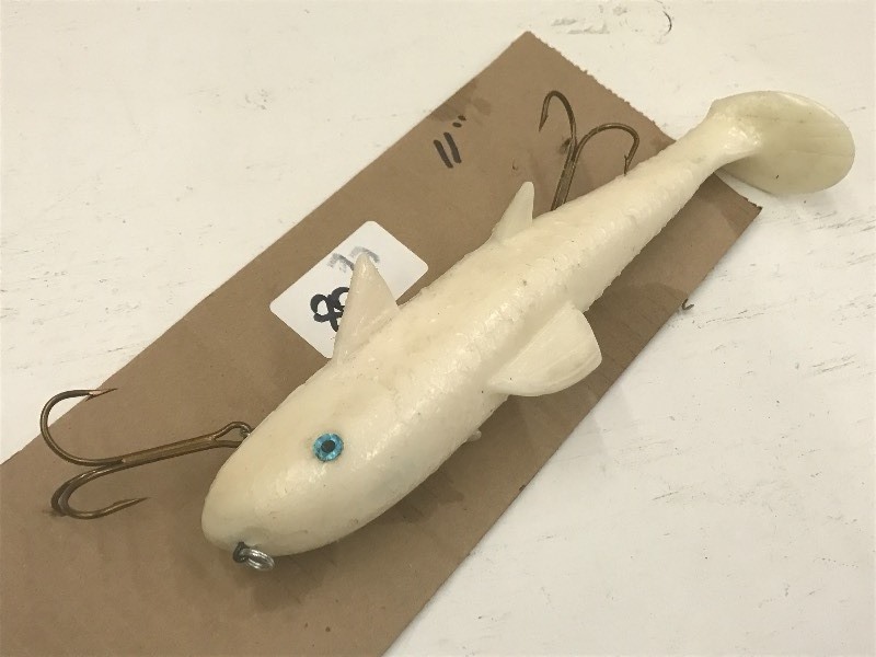 lot 80 image: 11 Muskie Soft Bait Lure ...