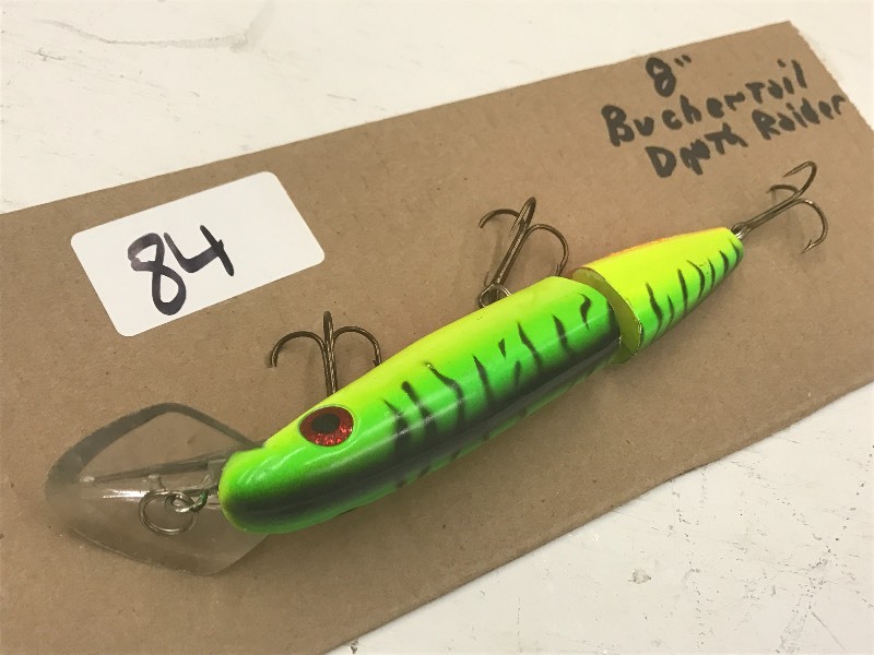 lot 84 image: 8 Buchertail Depth Raider Muskie L...