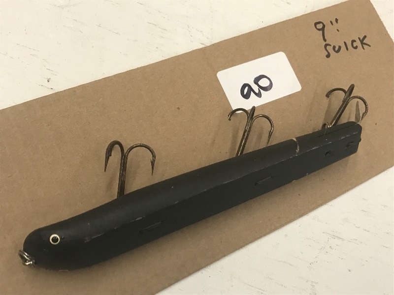 lot 90 image: 9 Suick Muskie Lure ...